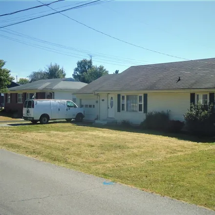 Buy this 2 bed house on 500 Logan Avenue in Danville, KY 40422