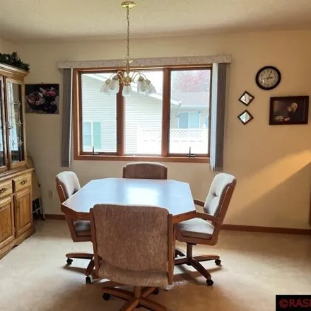Image 5 - 325 West Chestnut Street, St. Peter, MN 56082, USA - House for sale