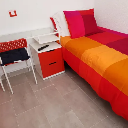 Rent this 4 bed room on Madrid in Calle Ernestina Manuel de Villena, 6