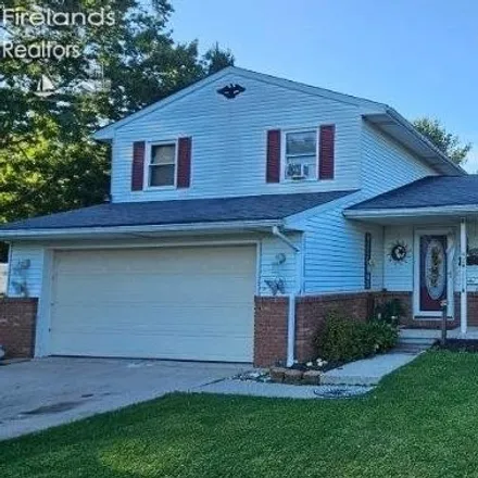 Buy this 3 bed house on 108 West Washington Street in Norwalk, OH 44857