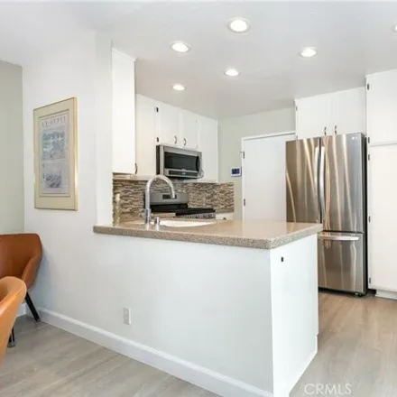 Image 4 - Tampa Avenue, Los Angeles, CA 91326, USA - Townhouse for sale