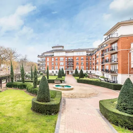 Buy this 2 bed apartment on Thames Path - northern Bank in London, TW1 2TT