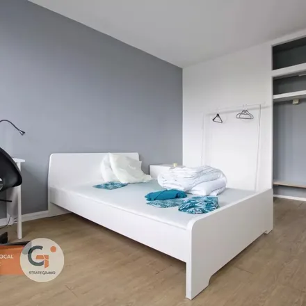 Rent this 1 bed apartment on 2 Tour Calypso in 76800 Saint-Étienne-du-Rouvray, France