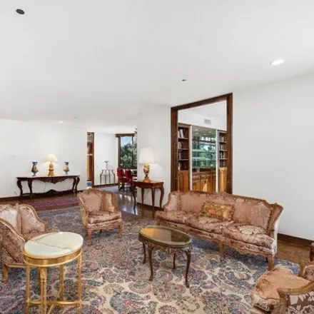 Image 8 - Temple Emmanuel, North Clark Drive, Beverly Hills, CA 90211, USA - Condo for sale