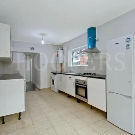 Image 2 - 27 Howard Road, London, NW2 6DS, United Kingdom - Townhouse for sale