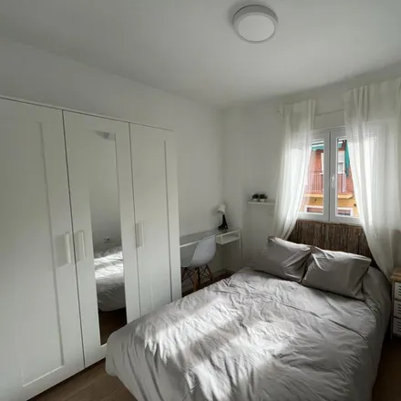 Rent this 2 bed apartment on Calle de Mendívil in 33B, 28038 Madrid