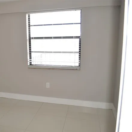 Image 5 - El Bosque Condiminium, 777 Southwest 9th Avenue, Miami, FL 33130, USA - Condo for rent