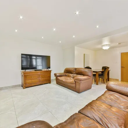 Rent this 3 bed apartment on Nobel House in 131 Flaxman Road, London