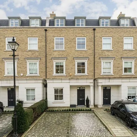 Rent this 6 bed apartment on The Chapel in Egerton Drive, London