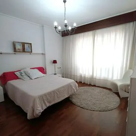 Image 3 - Portal de San Nicolás, Calle del Bosquecillo, 31071 Pamplona, Spain - Apartment for rent