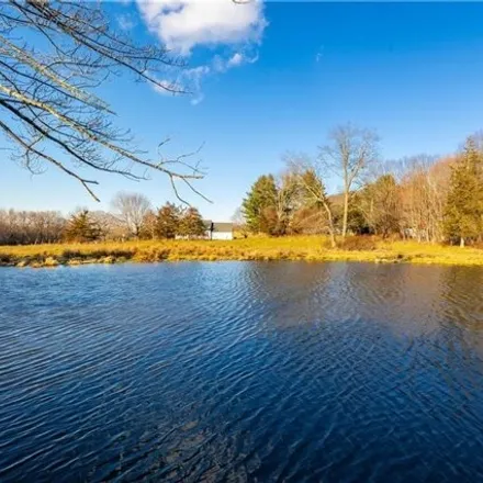 Image 5 - Tistapaug Pond Open Space, Turnberry Road, Wallingford, CT 06492, USA - House for sale
