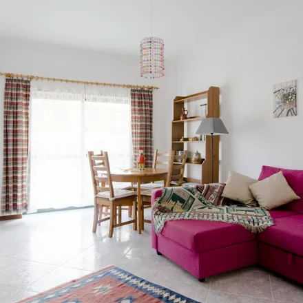 Image 6 - Rua de Almada, 2825-450 Costa da Caparica, Portugal - Apartment for rent