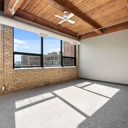Rent this 2 bed apartment on 925 West Huron Street in Chicago, IL 60622