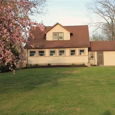 Buy this 3 bed house on 902 Centennial Rd in Toledo, Ohio