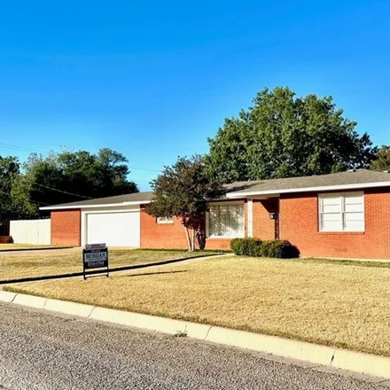 Buy this 3 bed house on 1 Temple Court in Sweetwater, TX 79556