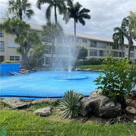 Buy this 1 bed condo on 1951 Northeast 39th Street in Lighthouse Point, FL 33064