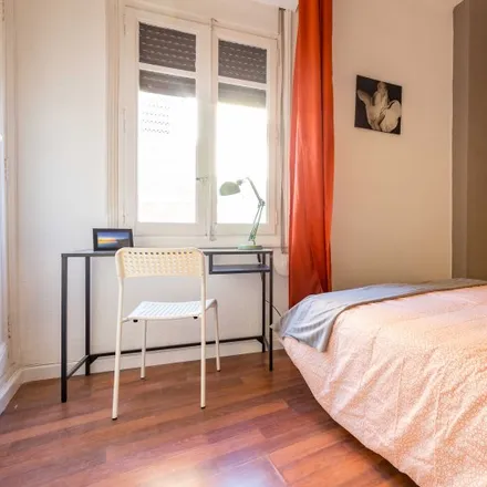 Rent this 5 bed room on Fabra Campos in Carrer de les Comèdies, 46002 Valencia
