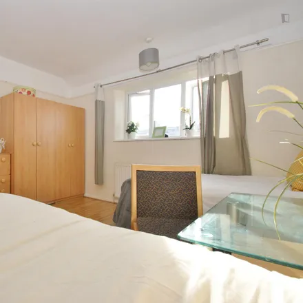 Image 3 - 23 Clematis Street, London, W12 0QQ, United Kingdom - Room for rent
