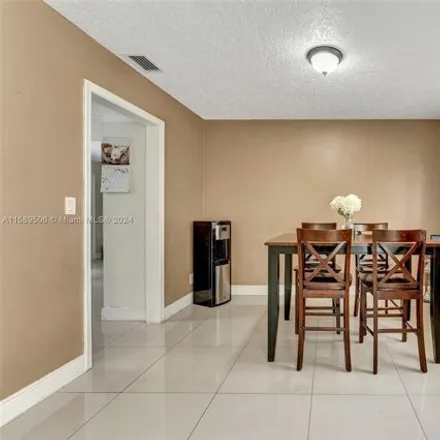 Image 9 - 7340 Nw 14th St, Plantation, Florida, 33313 - House for sale