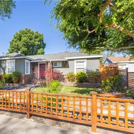 Image 2 - 6907 Enfield Avenue, Los Angeles, CA 91335, USA - House for sale