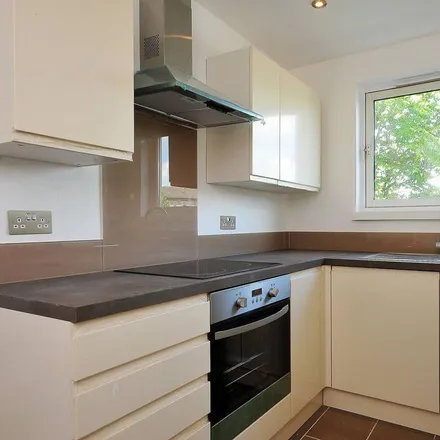 Rent this 3 bed apartment on Rowcross Street in London, SE1 5JJ