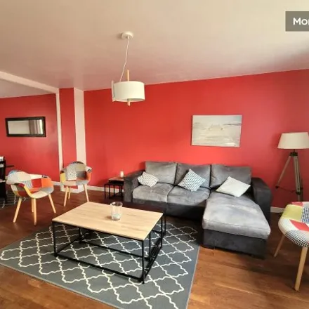 Rent this 3 bed townhouse on Dijon in Les Grésilles, FR