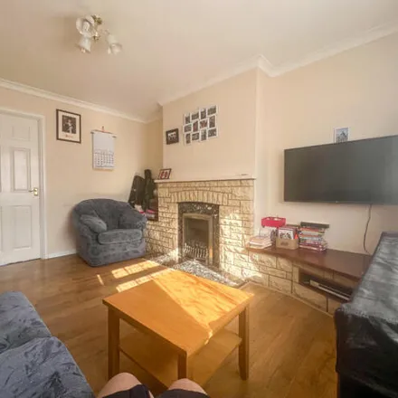 Image 3 - 7 Martin Close, Patchway, BS34 5RP, United Kingdom - Duplex for sale
