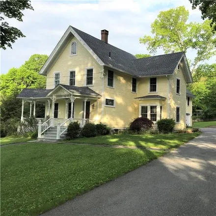 Rent this 4 bed house on 267 Main Street in Lakeville, Salisbury