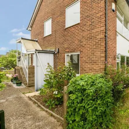 Rent this 2 bed room on Broom Hill in Cookham Rise, SL6 9LH