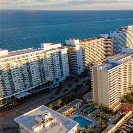 Image 8 - 5500 Block, Miami Beach, FL 33140, USA - Condo for rent