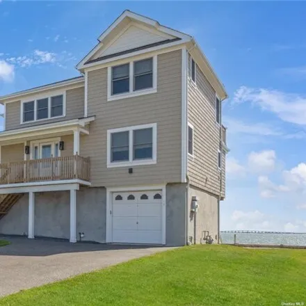 Buy this 3 bed house on 17 Shinnecock Road in Southampton, East Quogue