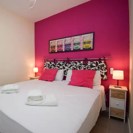 Rent this 3 bed apartment on Fuengirola in Avenida Jesús Santos Reín, 29640 Fuengirola