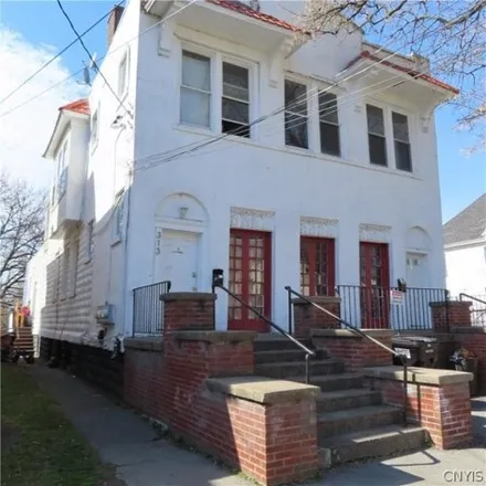 Buy this 7 bed house on 313 Liberty Street in City of Syracuse, NY 13204