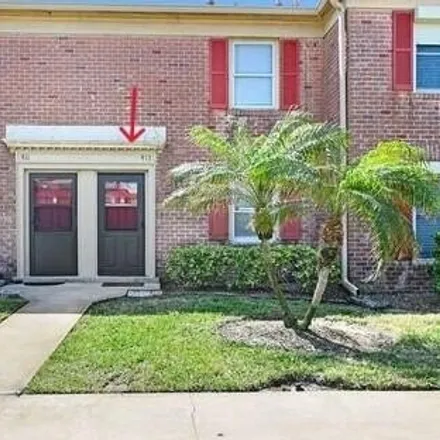 Image 2 - 954 East Colonial Court, Indian Harbour Beach, Brevard County, FL 32937, USA - Condo for sale