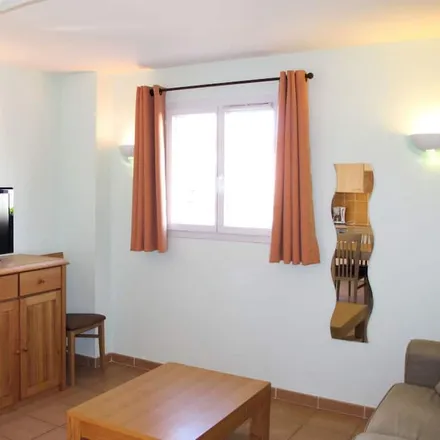 Rent this 3 bed townhouse on Les Terrassonnes in 83440 Tourrettes, France