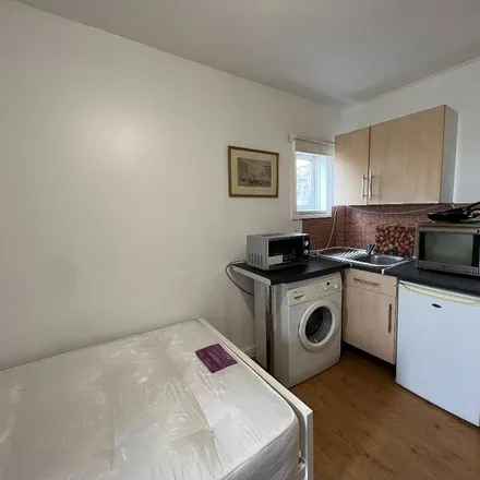 Image 2 - 54 Mill Lane, London, NW6 1NJ, United Kingdom - Apartment for rent