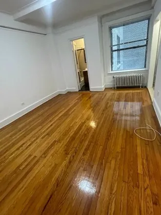 Image 2 - 155 E 52nd St Apt 9l, New York, 10022 - Apartment for rent