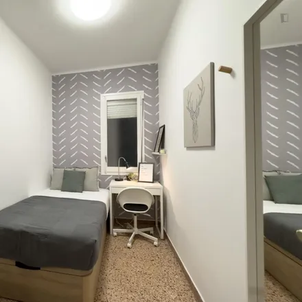 Rent this 5 bed room on Carrer de Sardenya in 110, 08001 Barcelona