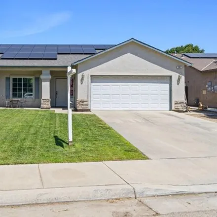 Buy this 3 bed house on West Linquist Street in Kingsburg, CA 93631