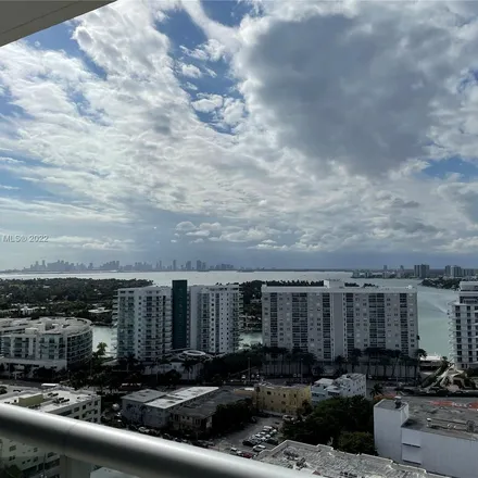 Image 5 - BurgerFi, 6812 Collins Avenue, Atlantic Heights, Miami Beach, FL 33140, USA - Apartment for rent