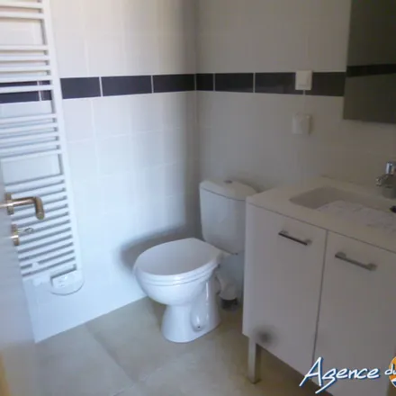 Rent this 2 bed apartment on Avenue des Étangs in 11100 Narbonne, France