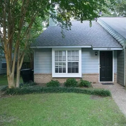 Rent this 2 bed townhouse on 433 Richview Park Circle West in Tallahassee, FL 32301