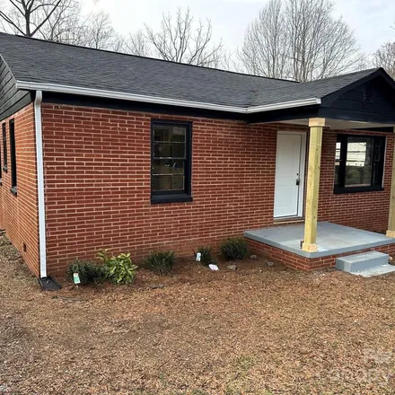 Rent this 3 bed apartment on 662 Grier Street in West Statesville, Iredell County