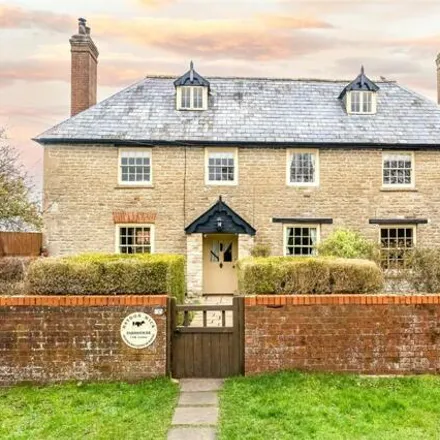 Image 1 - Haydon Wick Farmhouse, 4 Pond Street, Swindon, SN25 3JE, United Kingdom - House for sale