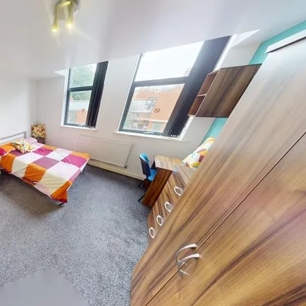 Rent this 4 bed apartment on Aloo Wala in 141 Ilkeston Road, Nottingham