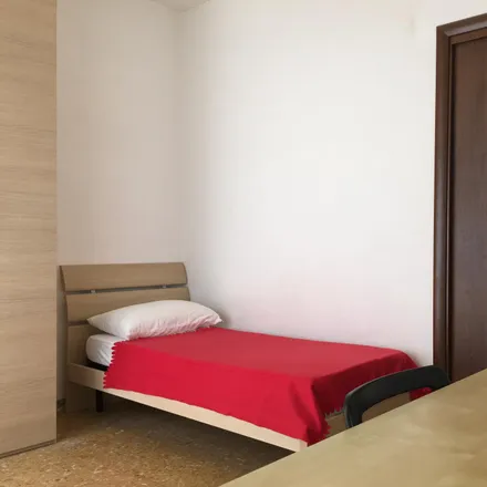 Rent this 3 bed room on Casa Moda e ... - Outlet in Via Livio Salinatore, 8