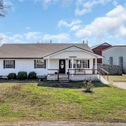 Buy this 3 bed house on 1253 West Tahlequah Avenue in Sulphur, OK 73086