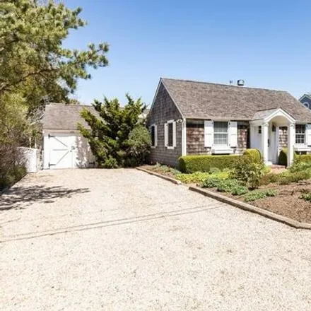 Rent this 3 bed house on 29 Beach Road in Amagansett, East Hampton