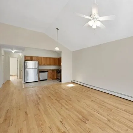 Image 8 - 65-86 Terrace Court, New York, NY 11379, USA - Duplex for sale