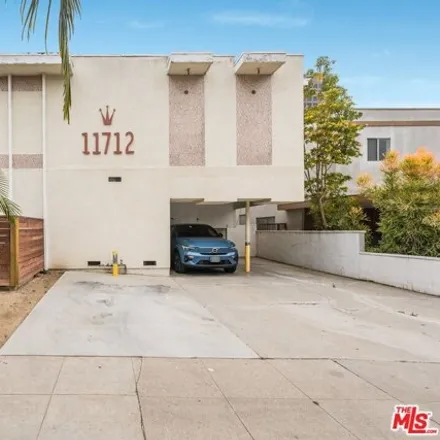 Buy this 13 bed house on 11712 Kiowa Ave in Los Angeles, California